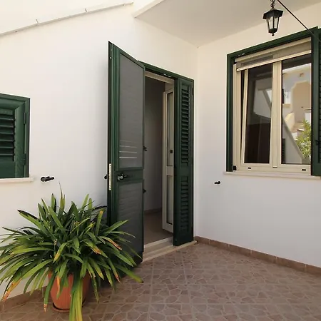 Casa Nemo Apartment Torre Pali